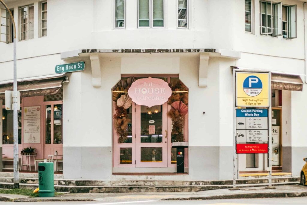 Tiong Bahru & Heritage Mural Hunting