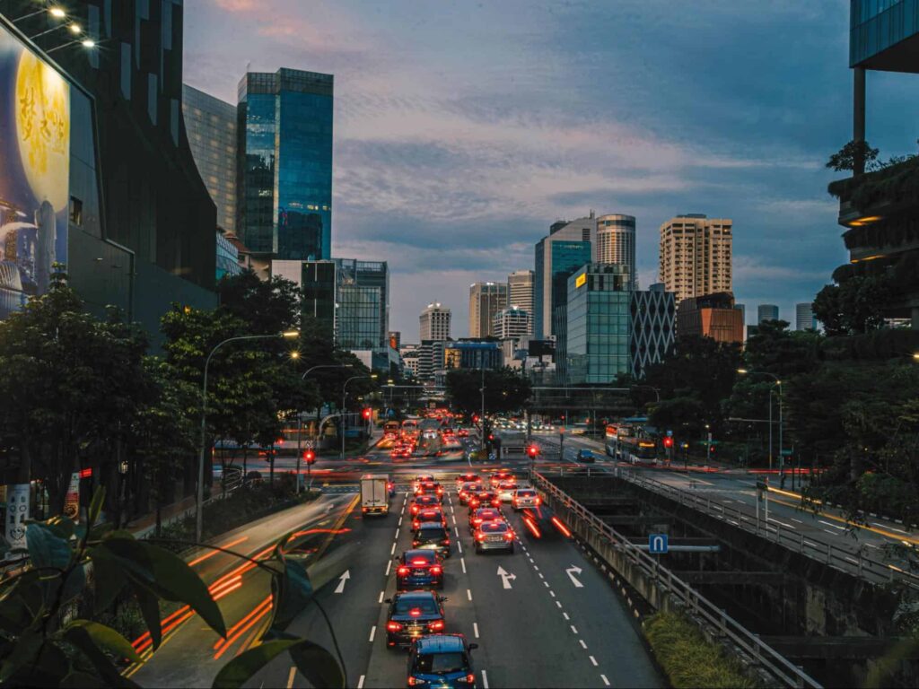 Enjoy the Singapore cityscape atop the Big Bus